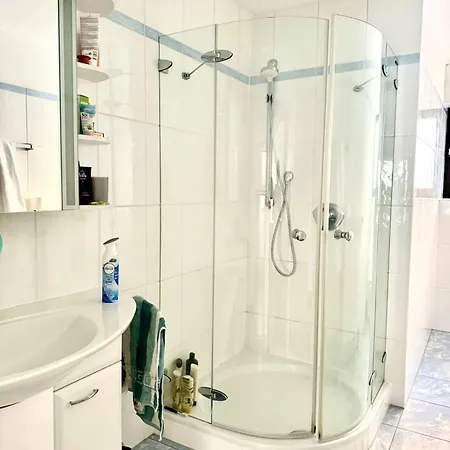 Magisches Doppelzimmer Mit Atemberaubender Wasserfall-wand In Seligenstadt