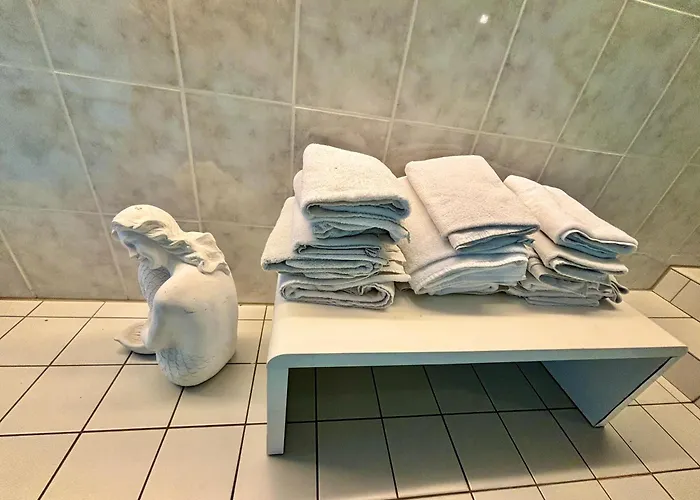 Magisches Doppelzimmer Mit Atemberaubender Wasserfall-wand In Quarto em Acomodações Particulares *